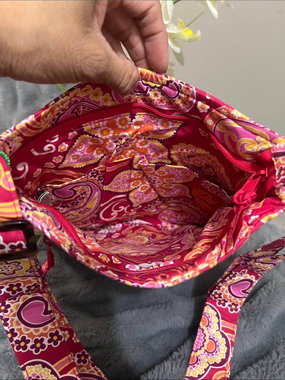 Vera Bradley Rasberry Fizz Paisley Quilted Hipster NWOT retail $54 - Picture 6 of 7